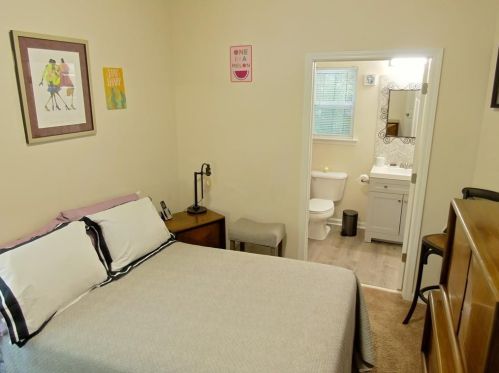 2650 Burton Rd, Atlanta GA  30311-1224 exterior