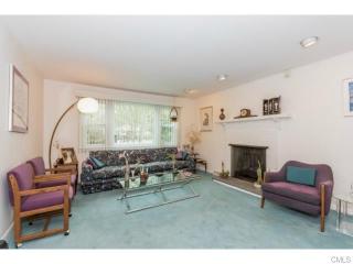 10 Maher Dr, Norwalk, CT 06850-2433