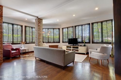 1034 2nd Ave, Tinton Falls NJ  07712-5834 exterior