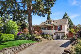 353 133rd St, Seattle, WA 98125-3016