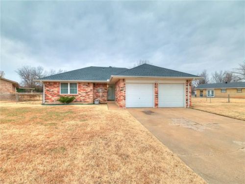 619 Shepherd Dr, Mustang, OK 73064-3221
