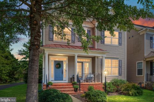 8951 Junco Ct, Gainesville, VA 20155-5866