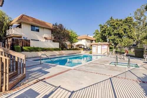1226 Patricia Ave, Simi Valley CA  93065-2844 exterior