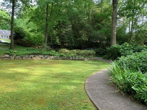 500 Carriage Dr, Atlanta GA  30328-3307 exterior