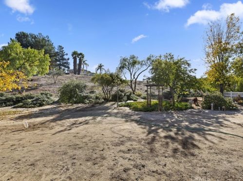 18477 Hollowtree Ln, Riverside CA  92504-9467 exterior