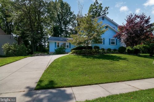 282 St David Dr, Mount Laurel, NJ 08054-2906
