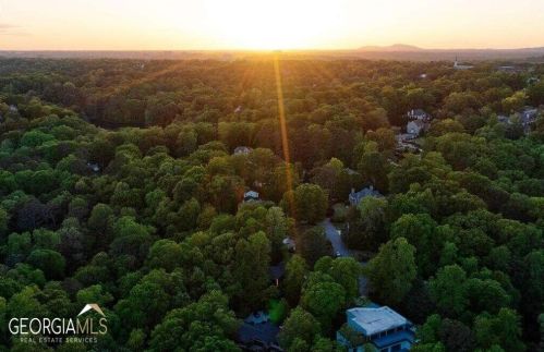 620 Colebrook Ct, Atlanta GA  30327-4710 exterior