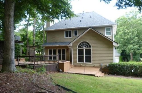 209 Bent Oak Ln, Holly Springs, GA 30189-8121