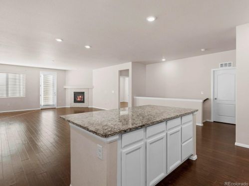 3129 Nepal Way, Aurora CO 80013-9083 exterior