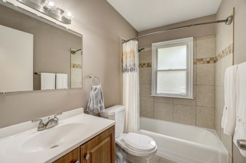 684 Eldridge Ave, Saint Paul MN  55113-6412 exterior