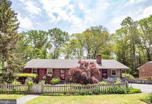 1709 Raines Dr, Fredericksburg, VA 22401-2244