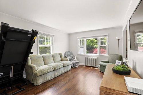 99 Monica Rd, Greenwich CT  06831-5024 exterior