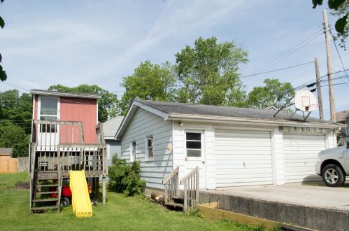 105 South St, Hebron, IN 46341-8552