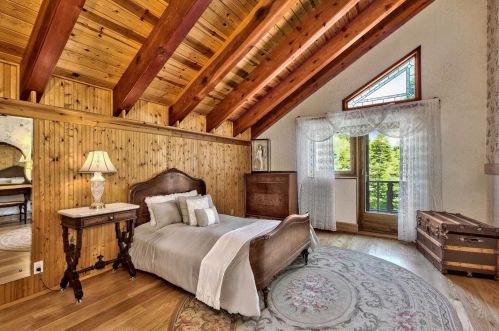 13308 Ski Slope Way, Truckee CA  96161-7005 exterior