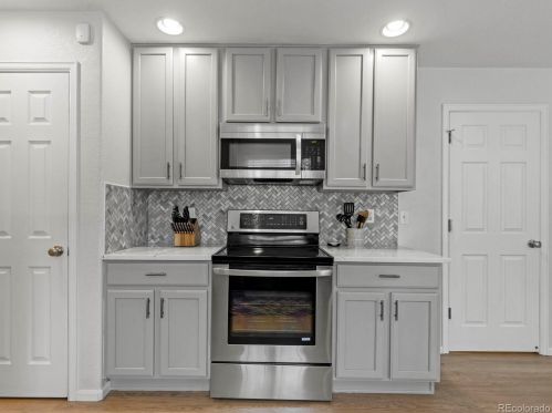 4825 Eaton Park Way, Aurora CO  80016-5831 exterior