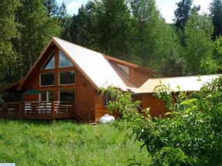 411 Jefferson Rd, Goose Prairie, WA 98937-8940