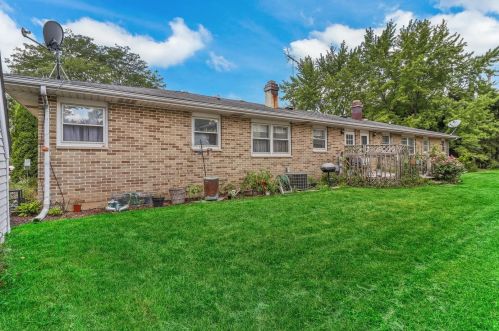 553 Hillside Ave, Antioch, IL 60002-1219