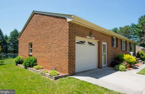 1030 High St, Hanover, PA 17331-1104