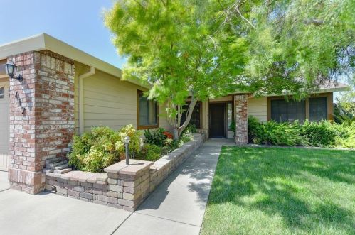 6121 Laguna Cedar Ct, Elk Grove, CA 95758-5356
