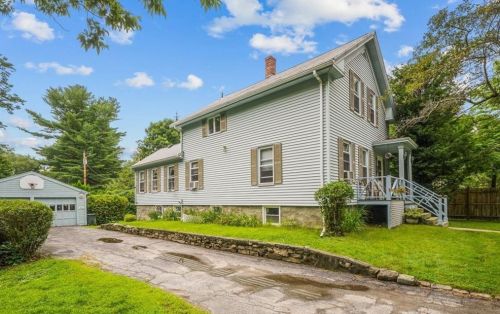 160 Church St, Glocester, RI 02859-2630