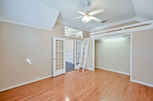 2017 Perry Dr, Midlothian TX  76063-5149 exterior