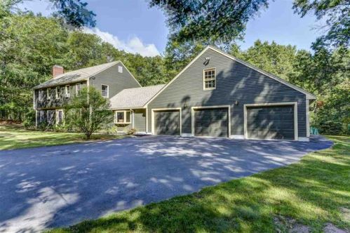 15 Kelsey Dr, Lee, NH 03824-4415