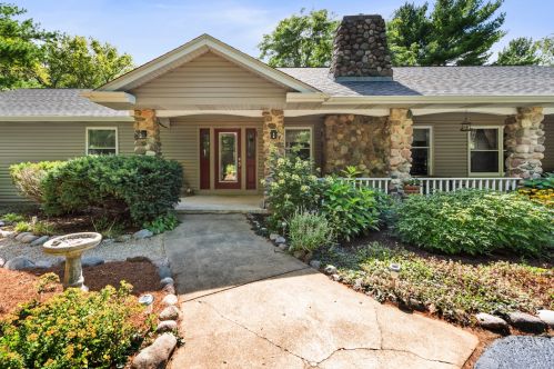 14103 Westwood Trl, Bull Valley, IL 60098-8857