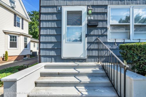 84 Mclaren St, Tinton Falls, NJ 07701-2304