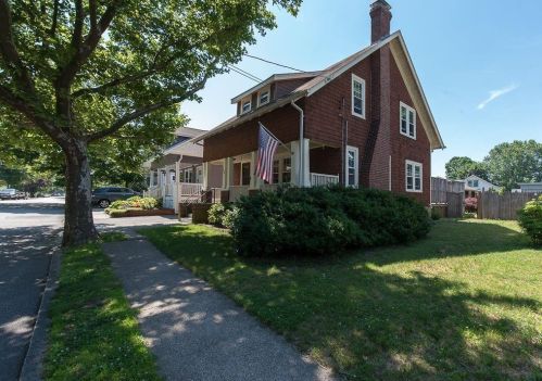 108 Edgewood Ave, Providence, RI 02905-1359