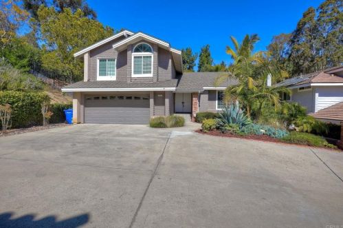 1823 Goldenrod Ln, Vista, CA 92081-5342