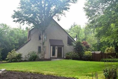 199 Wheel Wright Rd, Hampstead, NH 03841-5111