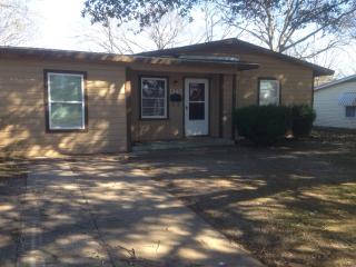 1345 Greenwood Dr, Garland TX  75041-1639 exterior