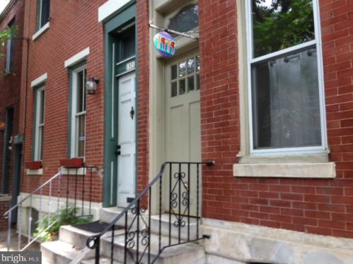 1919 Bainbridge St, Philadelphia PA  19146-1430 exterior