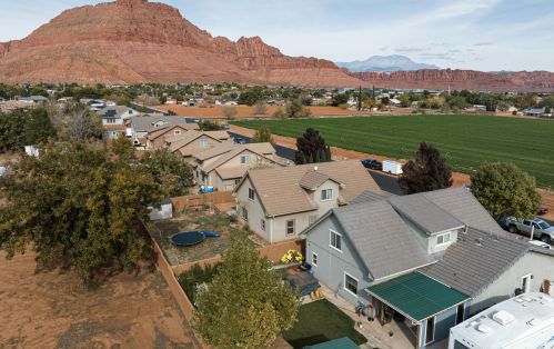 272 Main St, Kayenta UT 84738-6240 exterior