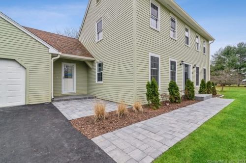 155 Case St, Norwich, CT 06360-1607