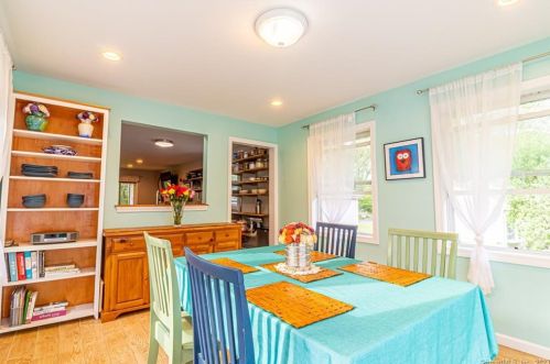 13 Foxcroft Rd, Niantic CT  06357-1415 exterior