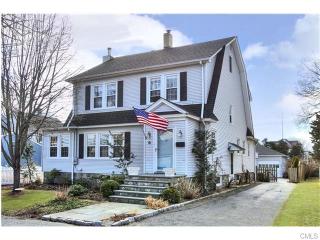 114 Ann St, Fairfield, CT 06824-5802