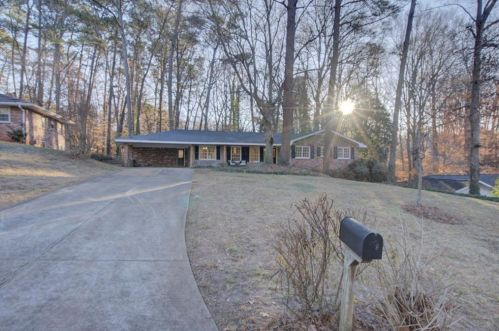 2285 Winding Woods Dr, Tucker, GA 30084-3934