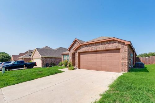 4829 Lemon Grove Dr, Fort Worth TX  76135-1668 exterior