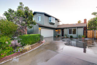 136 Village Green Rd, Encinitas, CA 92024-3035