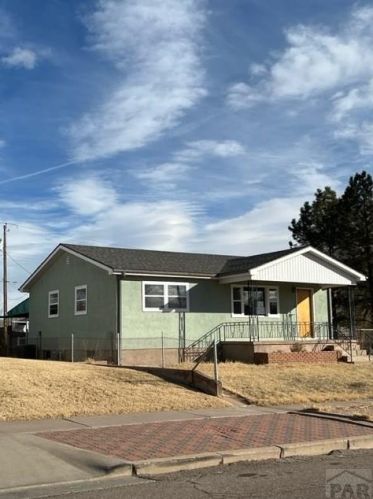 2214 Cedar St, Pueblo, CO 81004-3902