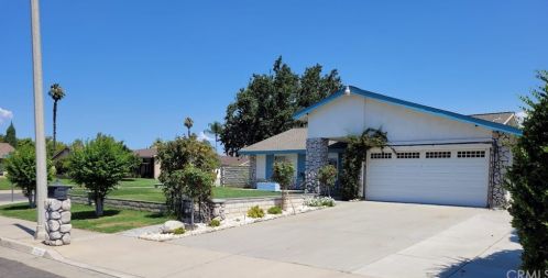 2745 Calle Loma Roja, Riverside, CA 92503-6204