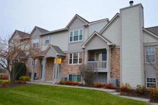 2732 Woodmere Dr, Oak Brook IL  60561-1504 exterior