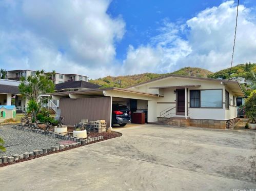 44-754 Kaneohe Bay Dr, Kaneohe, HI 96744-2630