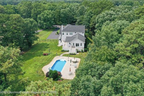 26 Camelot Ter, Jackson Twp, NJ 08527-4227