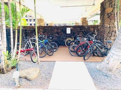 1720 Ala Moana Blvd, Honolulu HI  96815-1302 exterior