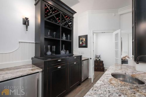 4711 Dudley Ln, Atlanta GA  30327-3330 exterior