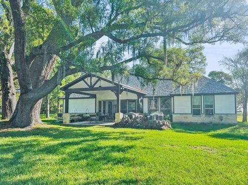 21611 Chenango Lake Dr, Angleton TX 77515-6664 exterior