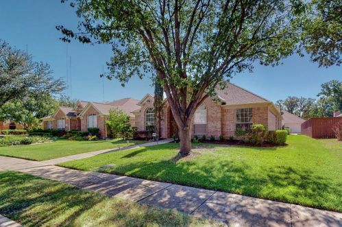 10416 Winners Dr, Irving TX  75063-5926 exterior