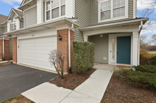 1391 Baronet Ln, Palatine, IL 60074-6818
